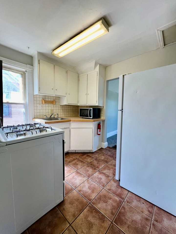 707 Mccourtie St #2 - Photo 4 of 10