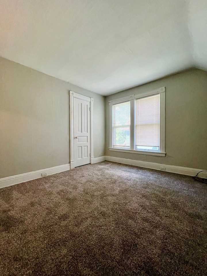 707 Mccourtie St #2 - Photo 7 of 10