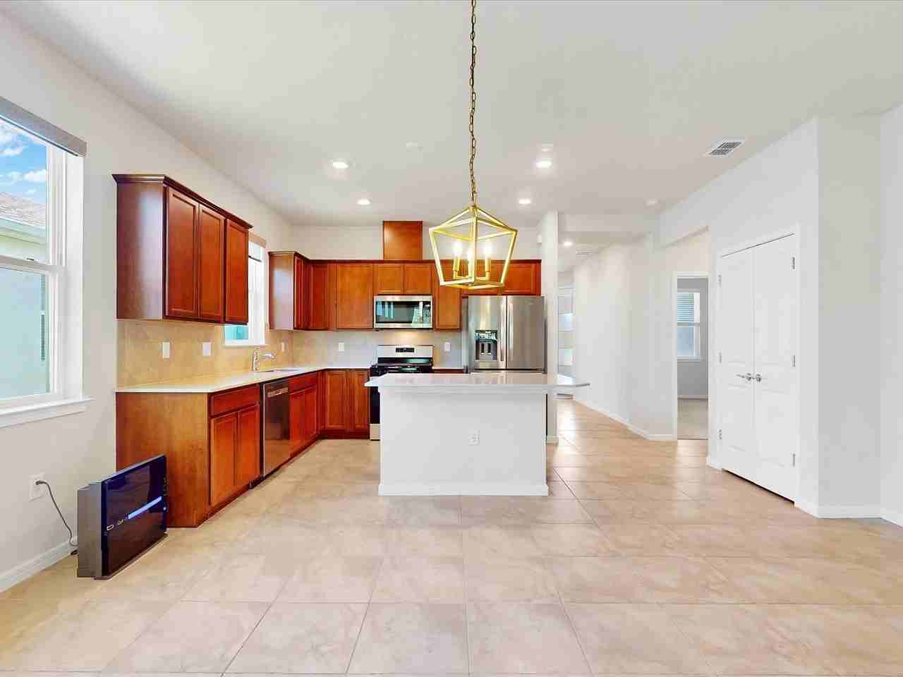 2542 Cliff Way - Photo 6 of 33