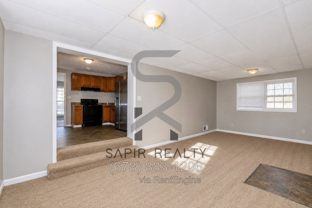 8886 Ashton Rd - Photo 3 of 17