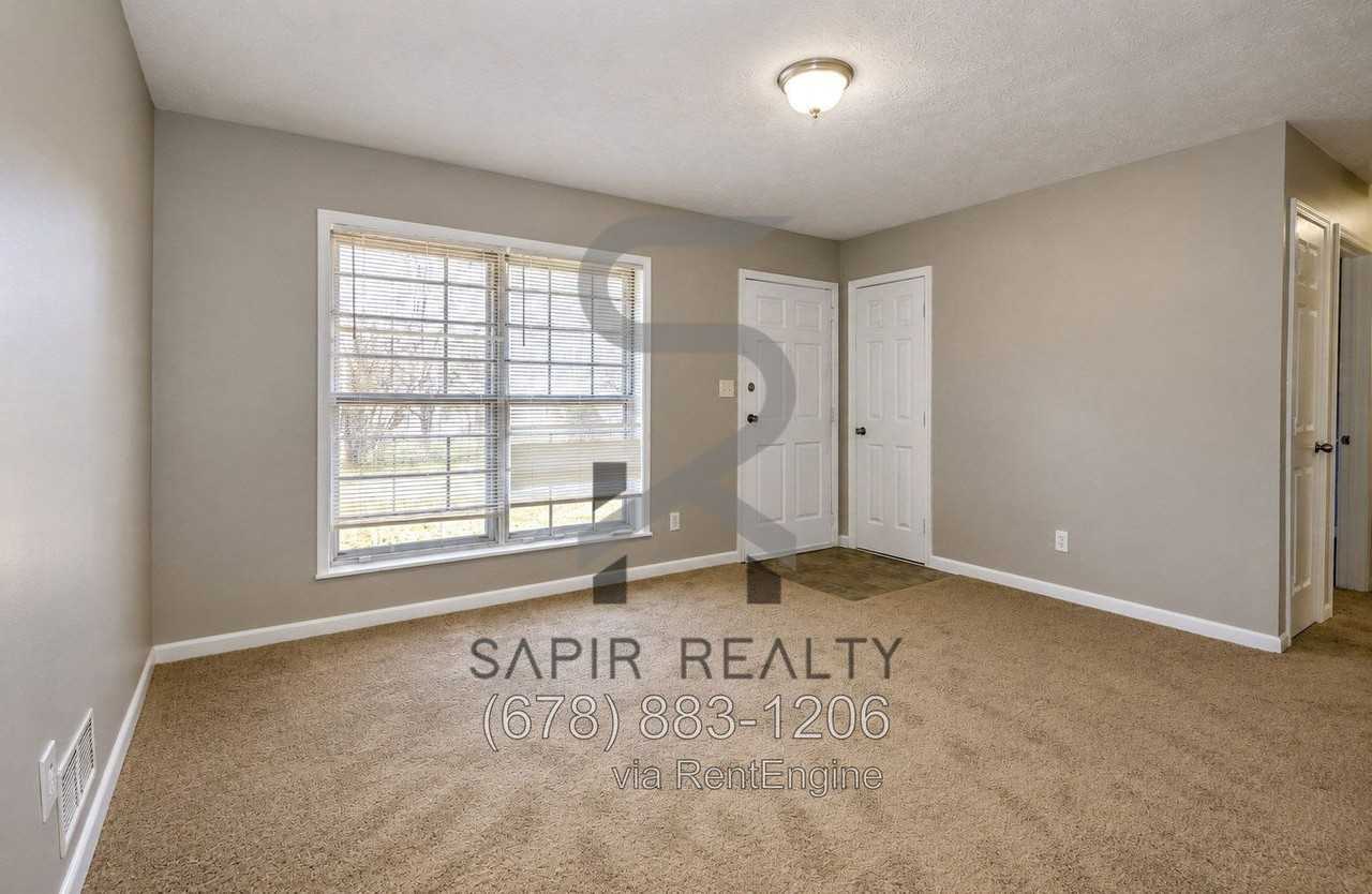 8886 Ashton Rd - Photo 4 of 17