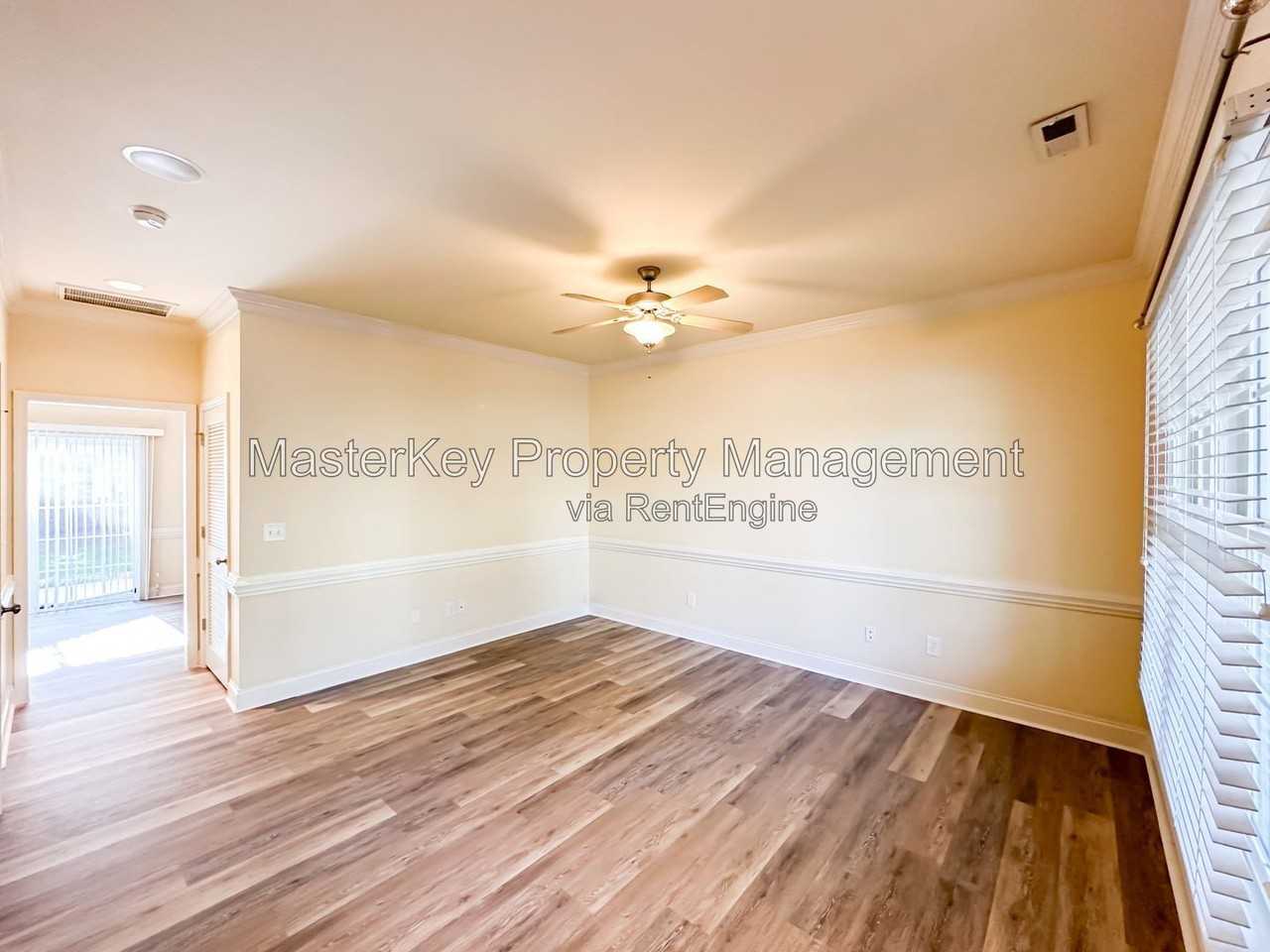 205 Old Grove Ln - Photo 2 of 17