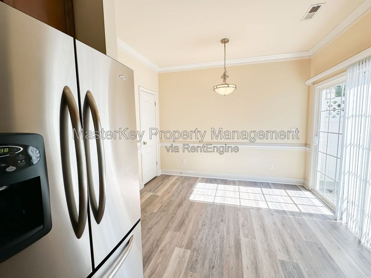 205 Old Grove Ln - Photo 5 of 17