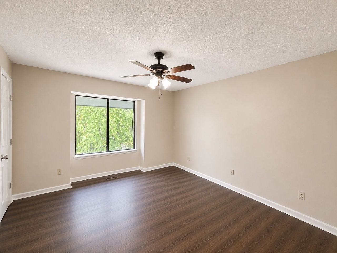 1161 Shadow Lake Cir #H - Photo 2 of 15