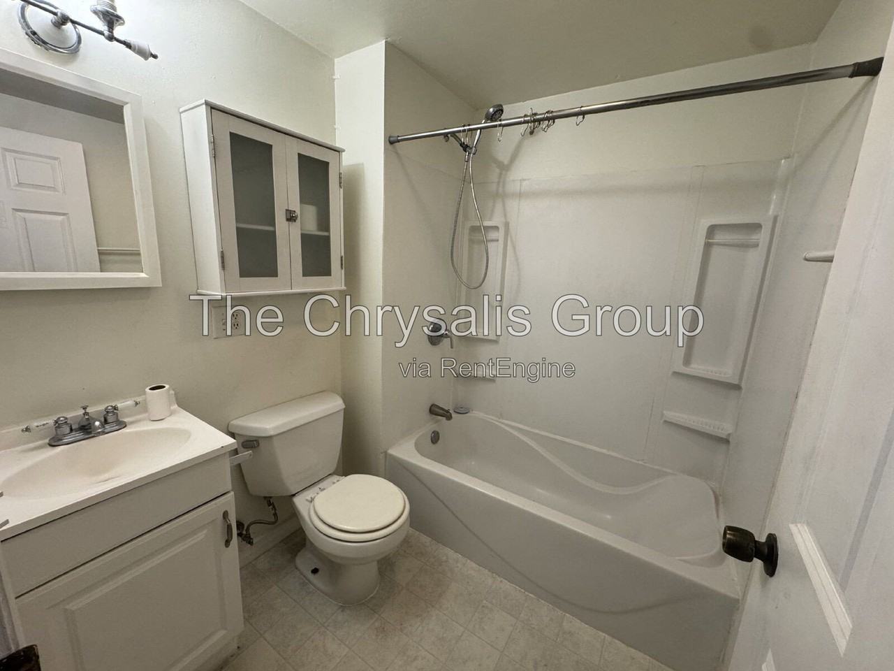1725 Crosat St #B - Photo 4 of 9