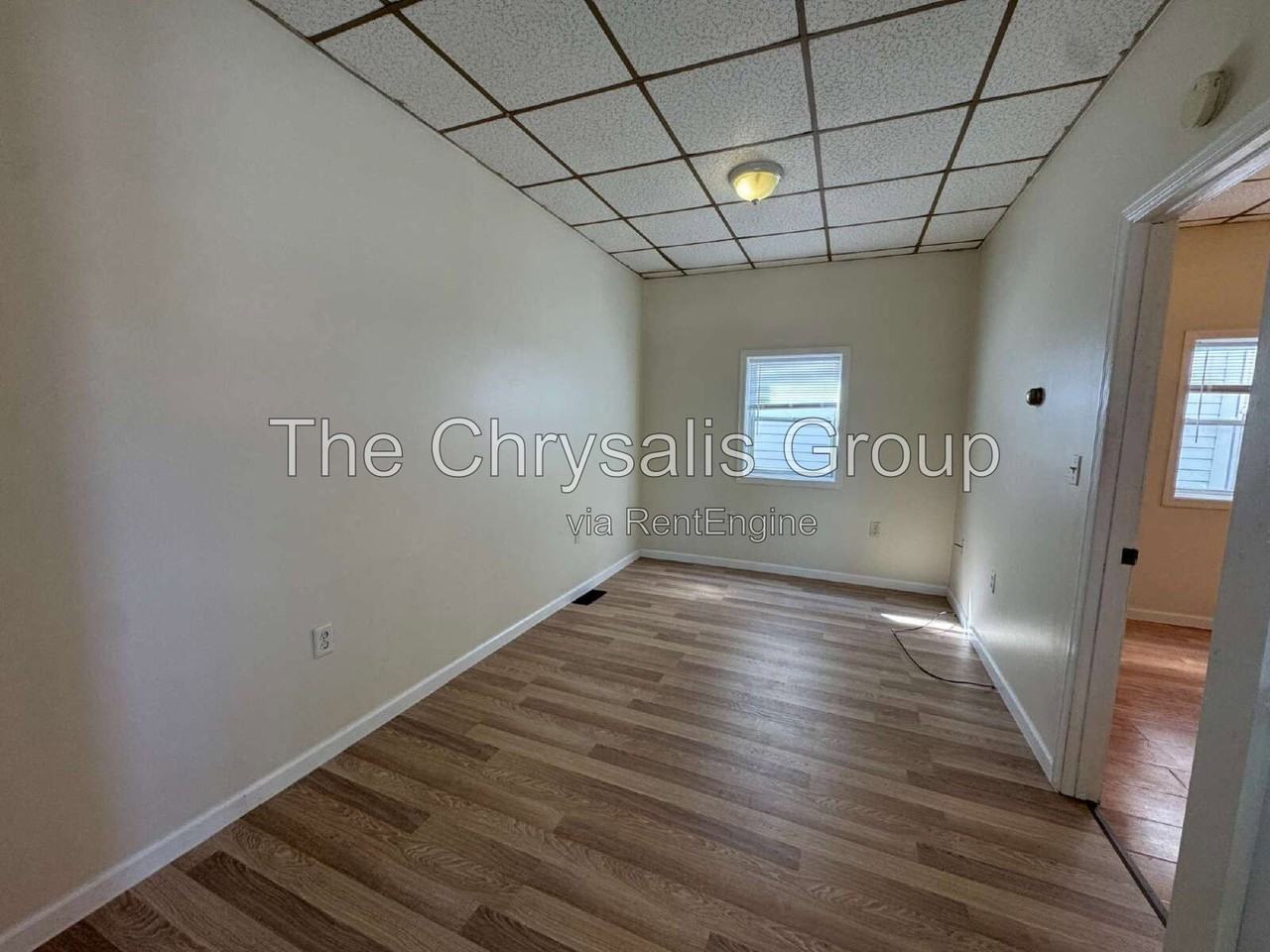 1725 Crosat St #B - Photo 5 of 9