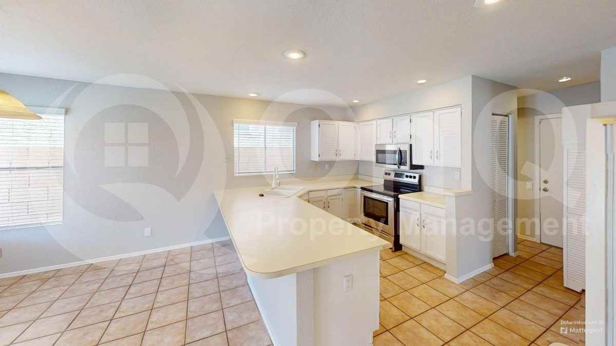 5066 W Jupiter Way - Photo 3 of 24