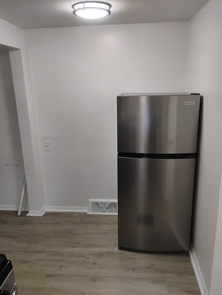 51 Mast Rd #4 - Photo 6 of 7