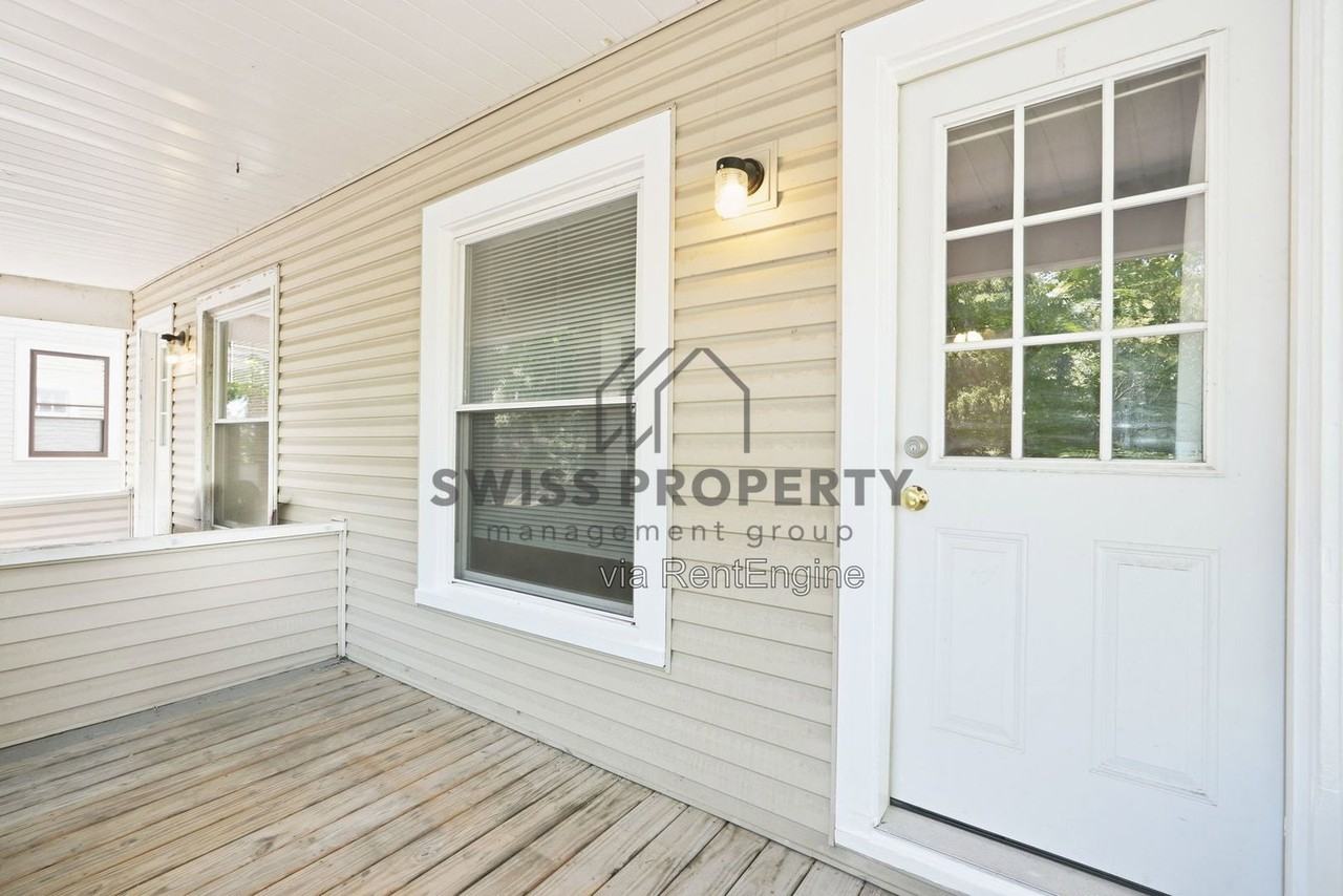 2685 Indianola Ave - Photo 5 of 20