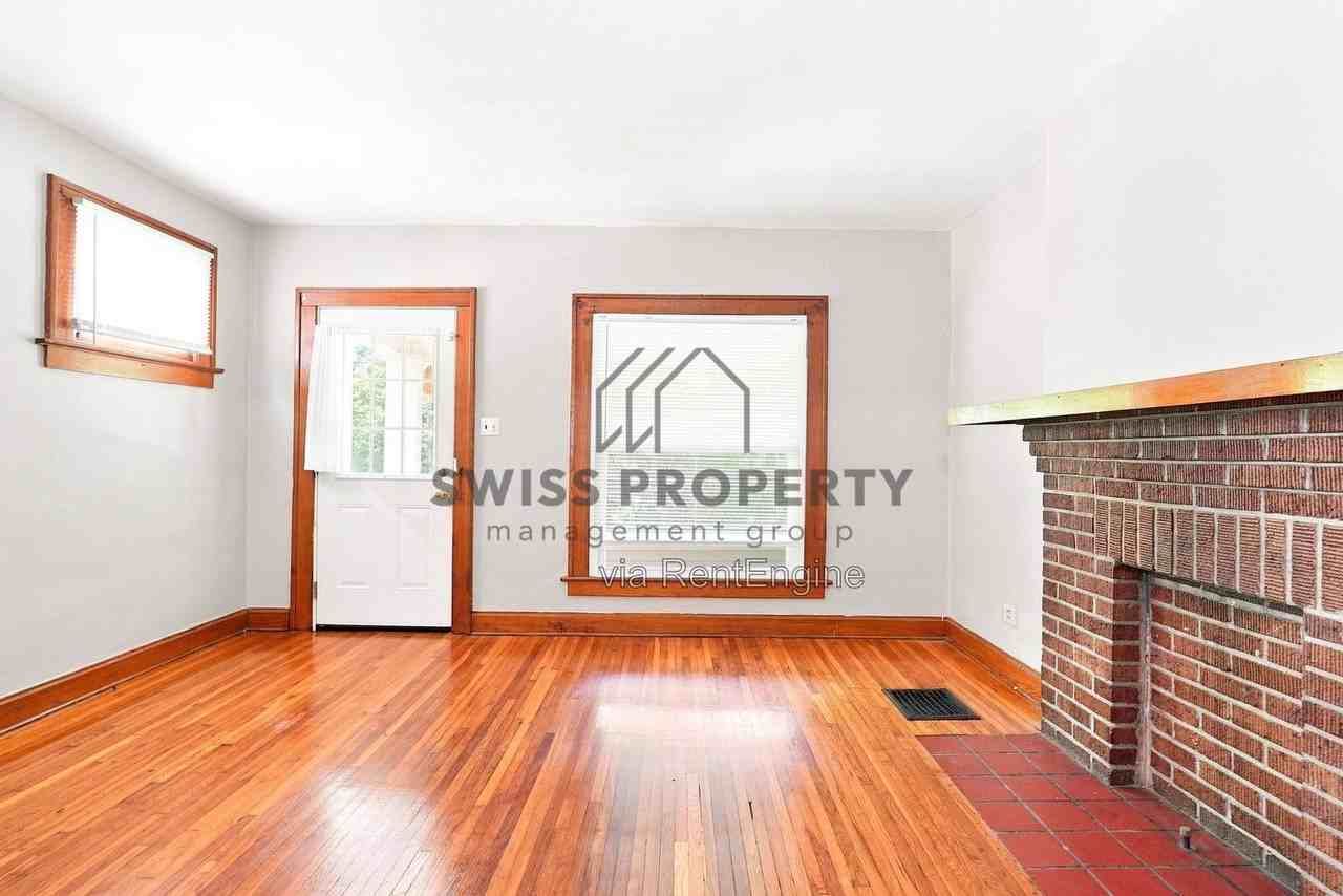 2685 Indianola Ave - Photo 7 of 20