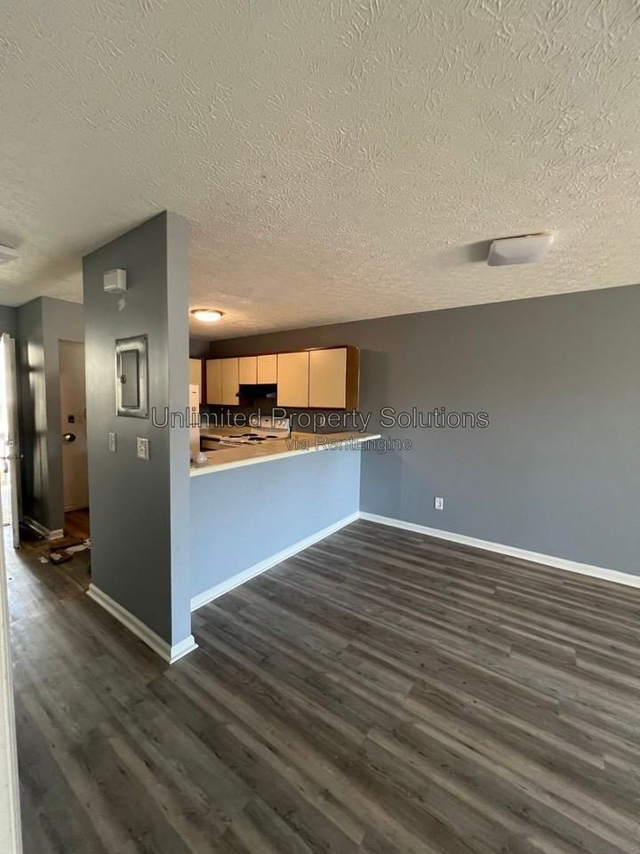 213 Sunn Aire Ct #A - Photo 2 of 12