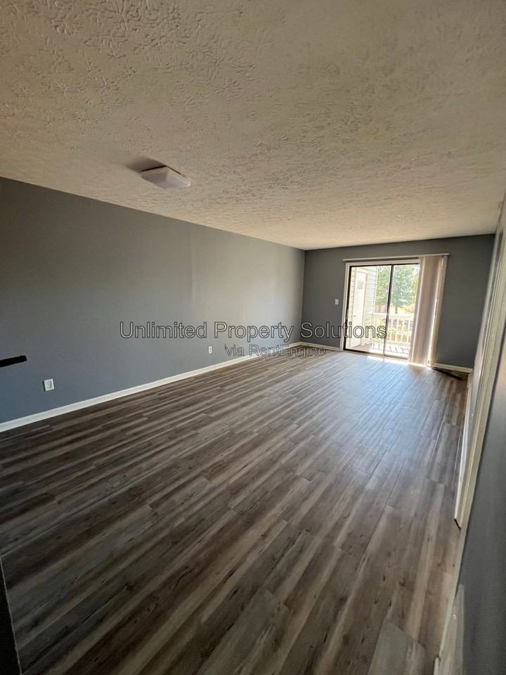 213 Sunn Aire Ct #A - Photo 3 of 12