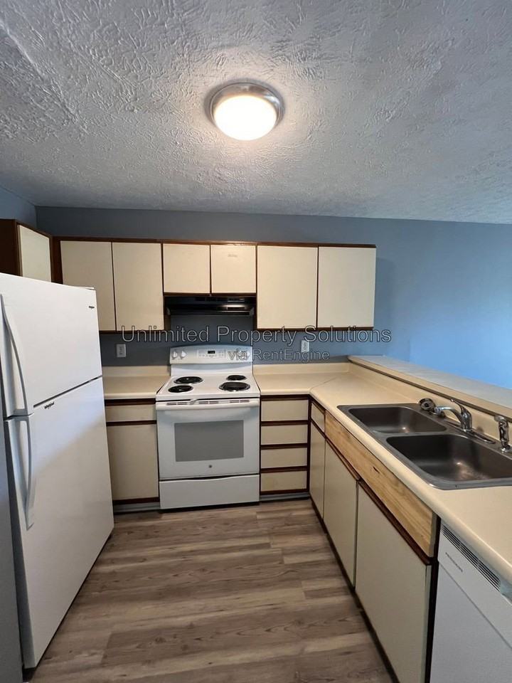 213 Sunn Aire Ct #A - Photo 4 of 12