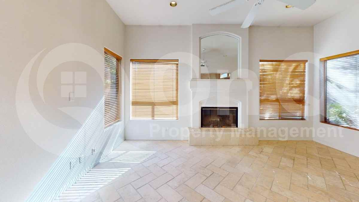 1955 E Drake Dr - Photo 7 of 24