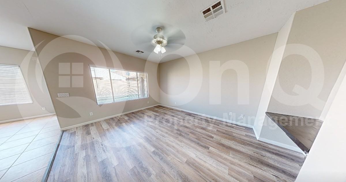 10038 W Levi Dr - Photo 2 of 23