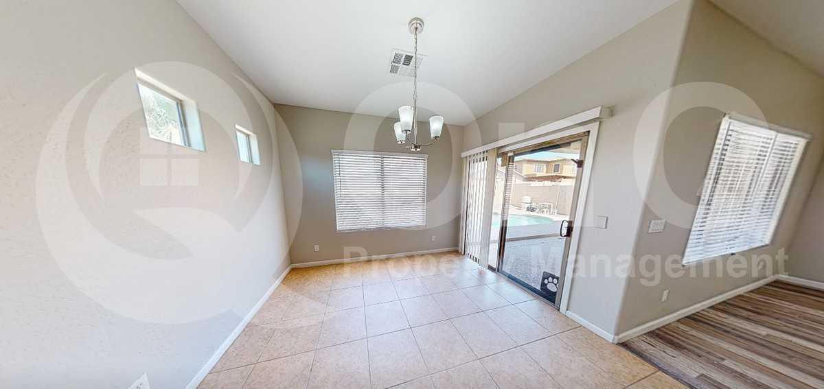 10038 W Levi Dr - Photo 4 of 23