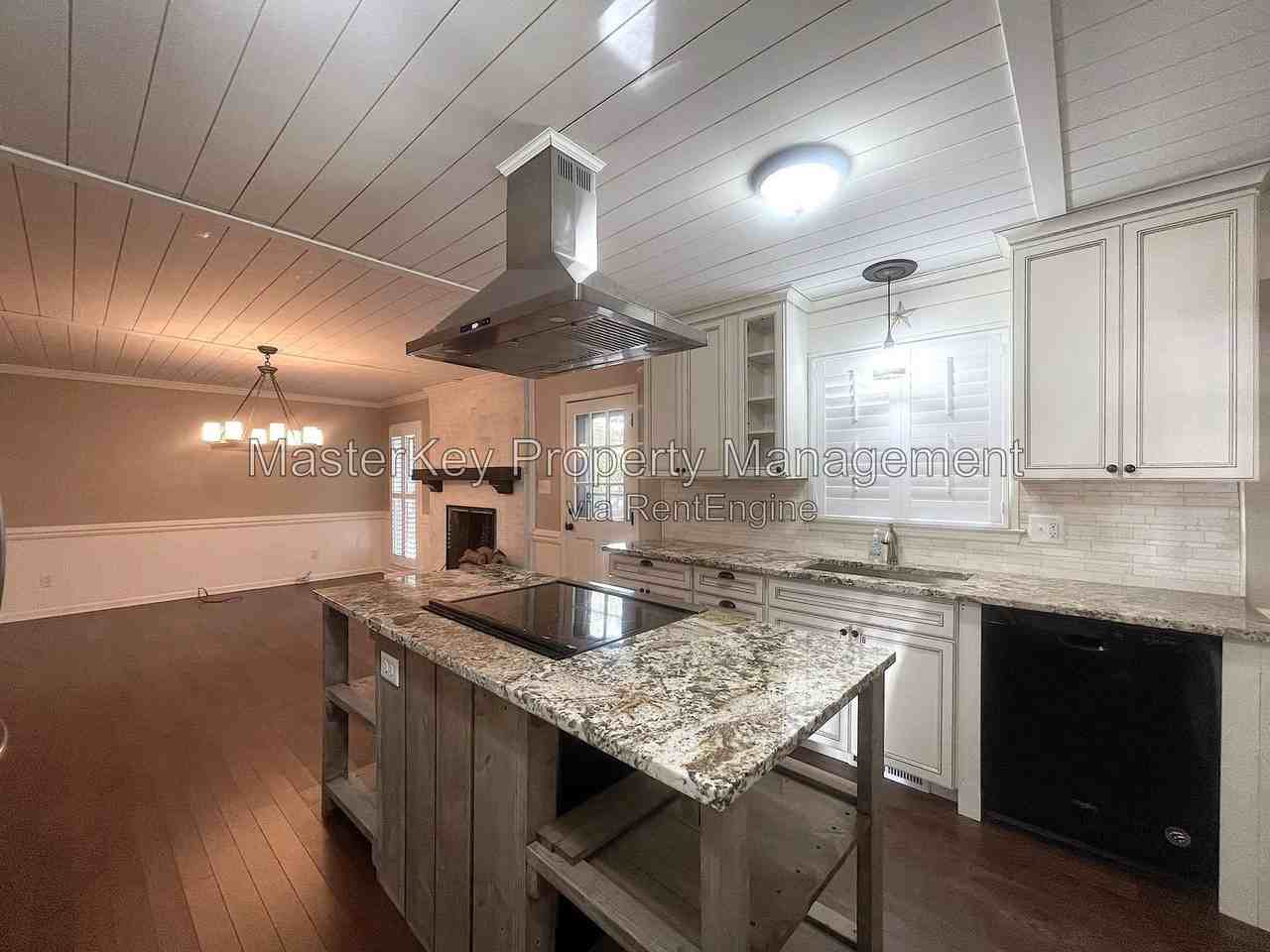1309 Tarbert Dr - Photo 4 of 22