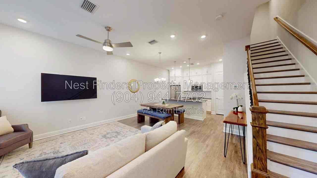 11473 Surfline Ct - Photo 2 of 28
