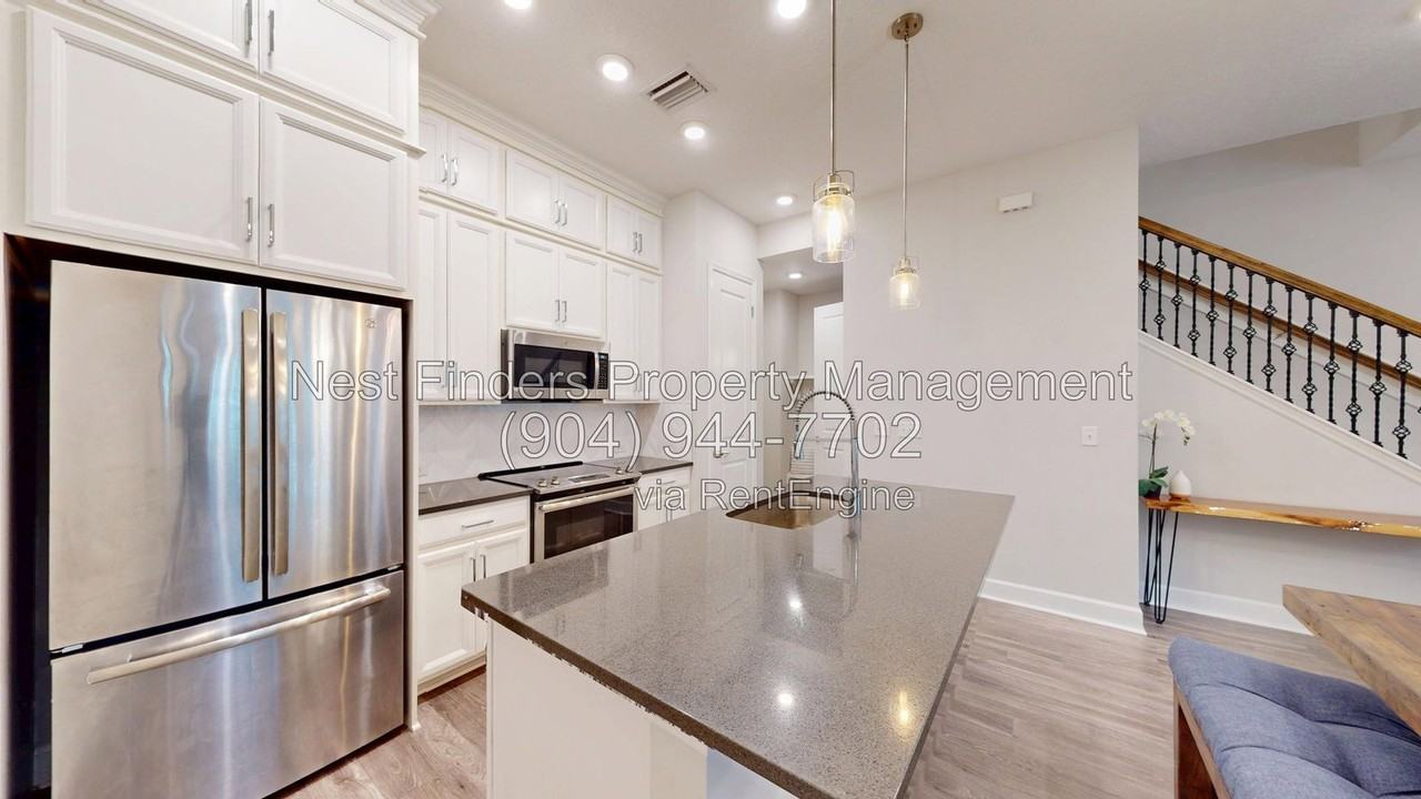 11473 Surfline Ct - Photo 6 of 28
