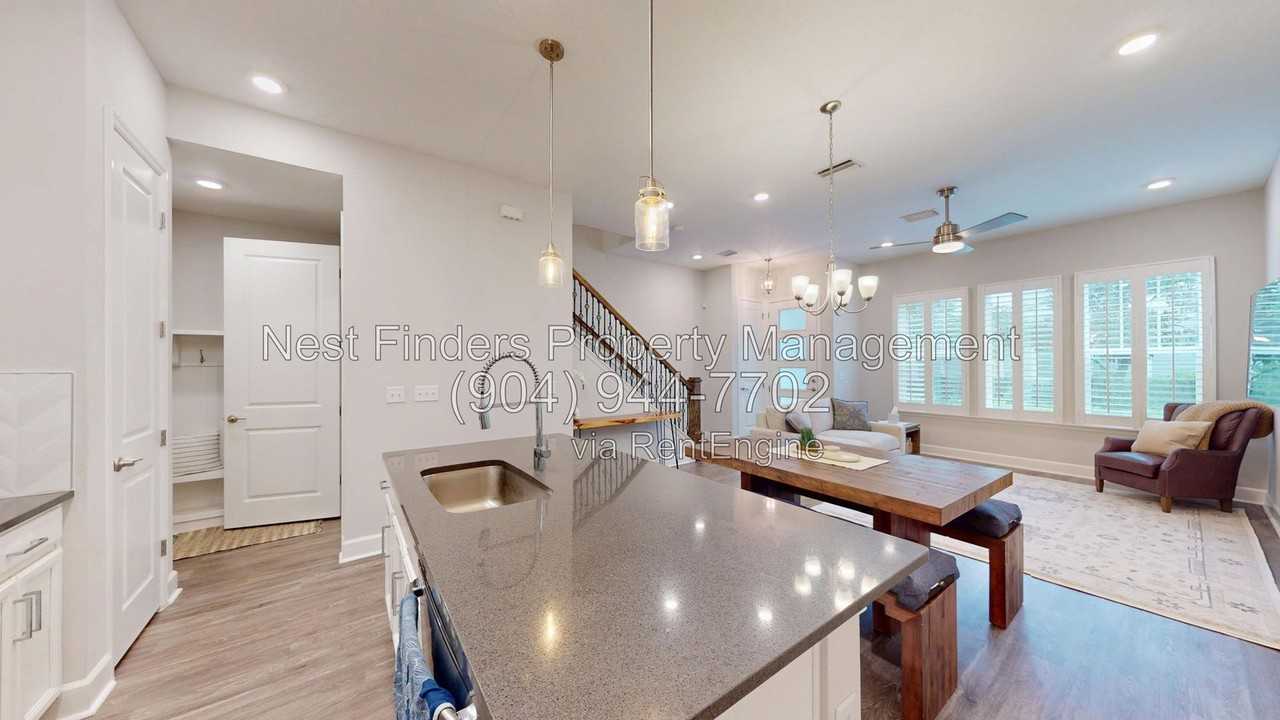 11473 Surfline Ct - Photo 7 of 28