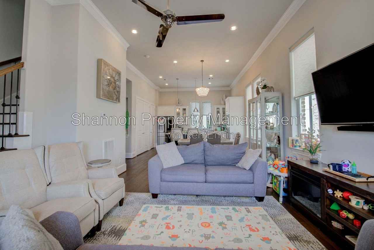9664 Knight Rd - Photo 5 of 24