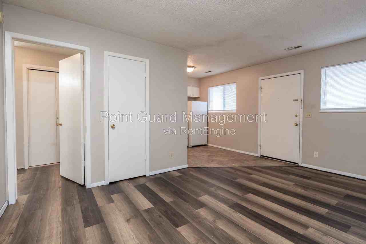 7335 W Newell St #7335B - Photo 4 of 21