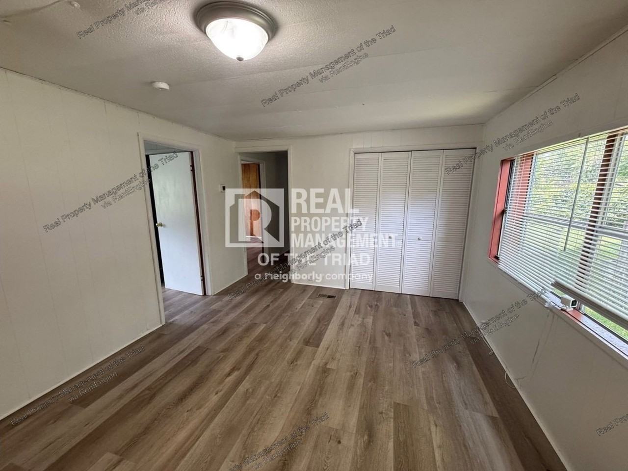 102 Horseshoe Bnd - Photo 3 of 20