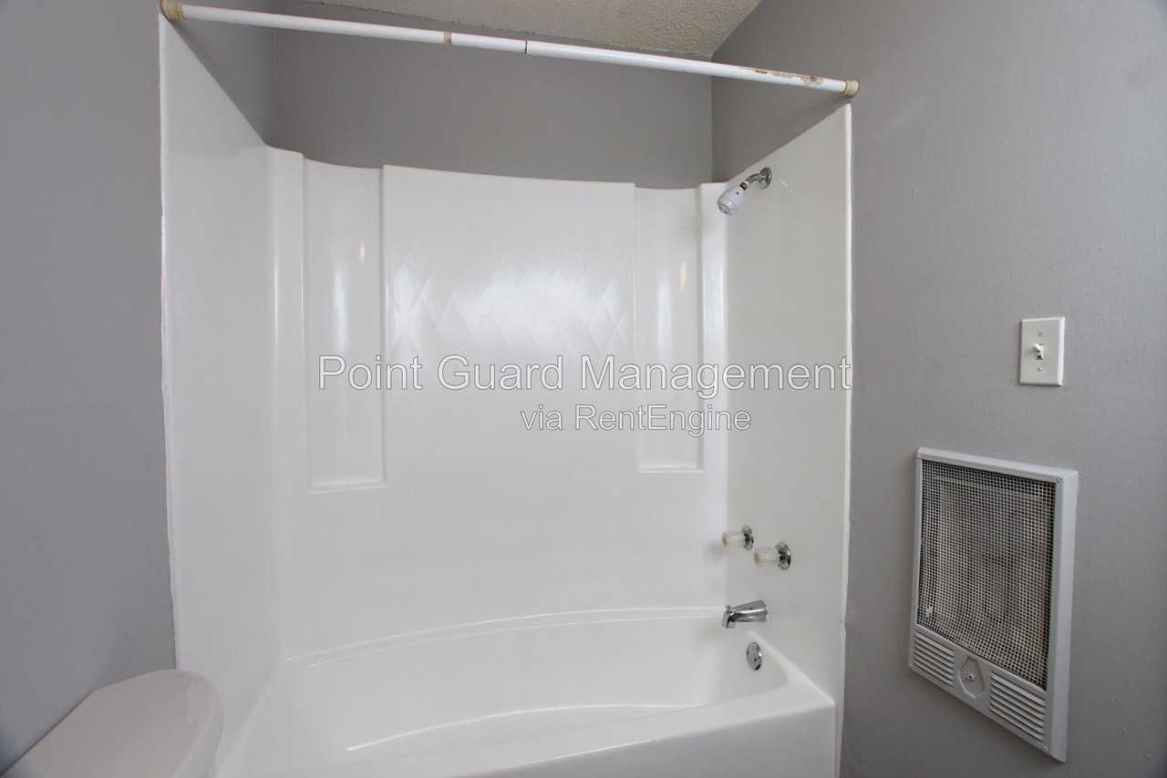 1212 S Longfellow St #208 - Photo 7 of 10