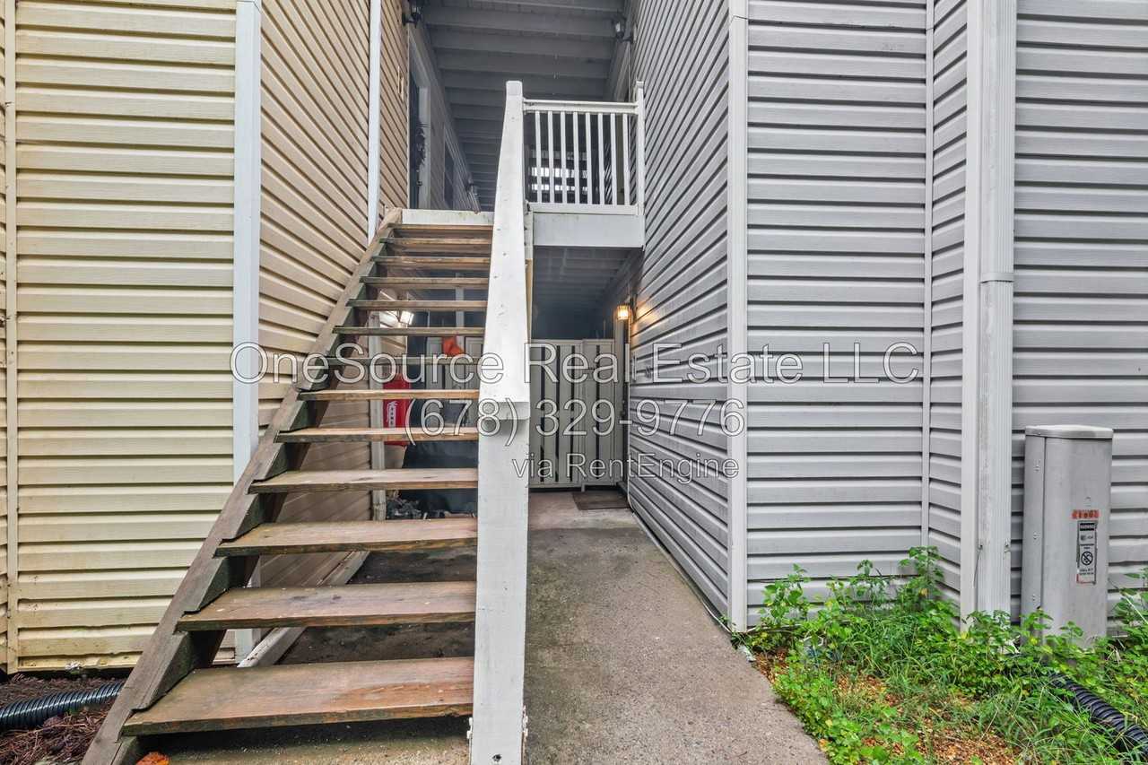1806 Augusta Dr - Photo 6 of 41