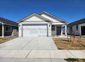 featured image of 3592 Stardust St