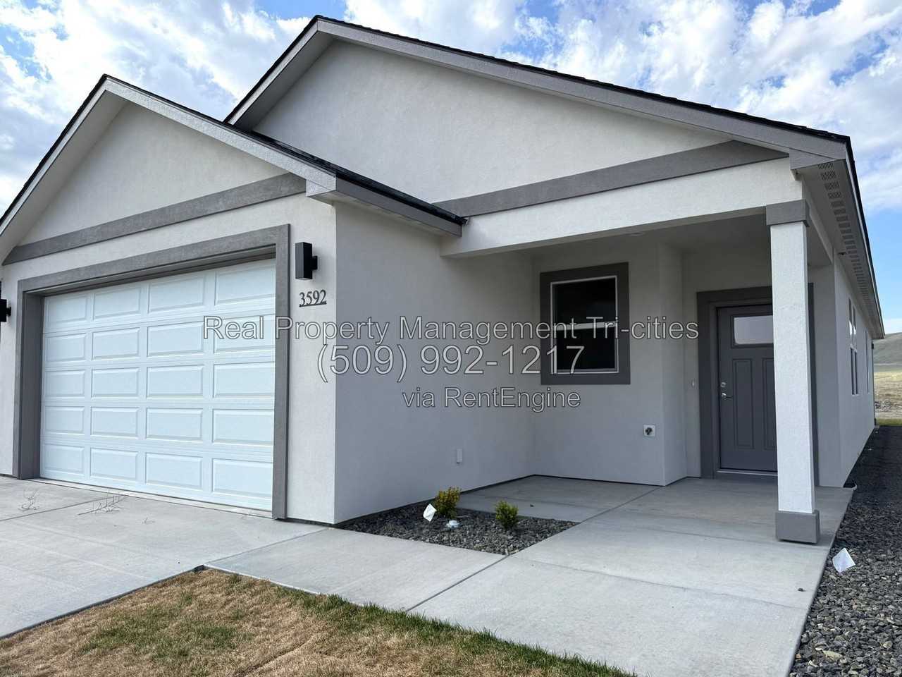 3592 Stardust St - Photo 2 of 23