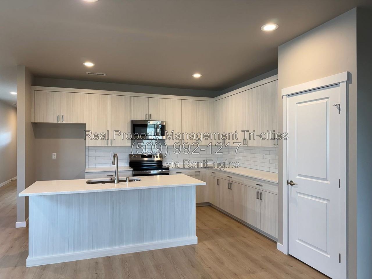 3592 Stardust St - Photo 7 of 23