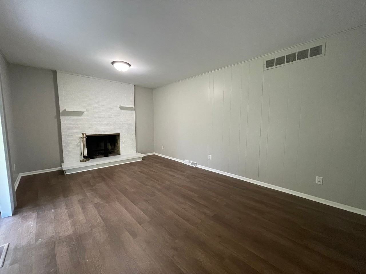 1200 Woodview Dr - Photo 2 of 20