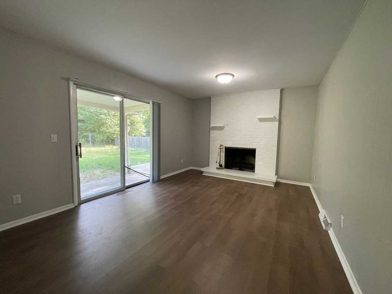 1200 Woodview Dr - Photo 3 of 20