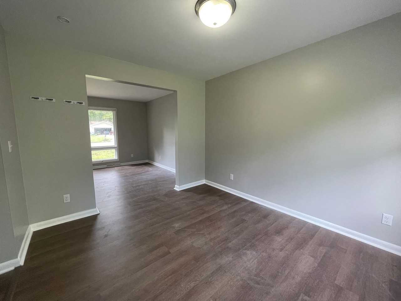 1200 Woodview Dr - Photo 6 of 20