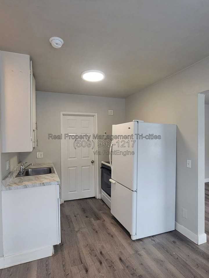 1311 W Shoshone St #C - Photo 4 of 8