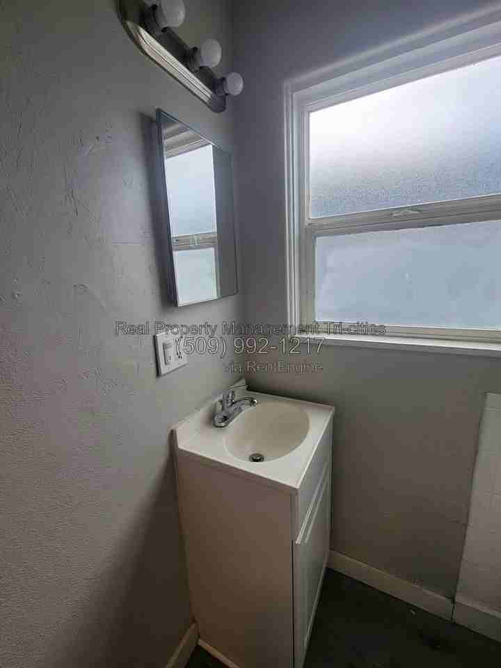 1311 W Shoshone St #C - Photo 7 of 8