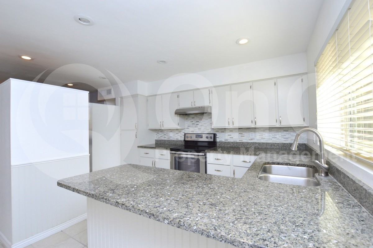 2331 W Carson Dr - Photo 7 of 19