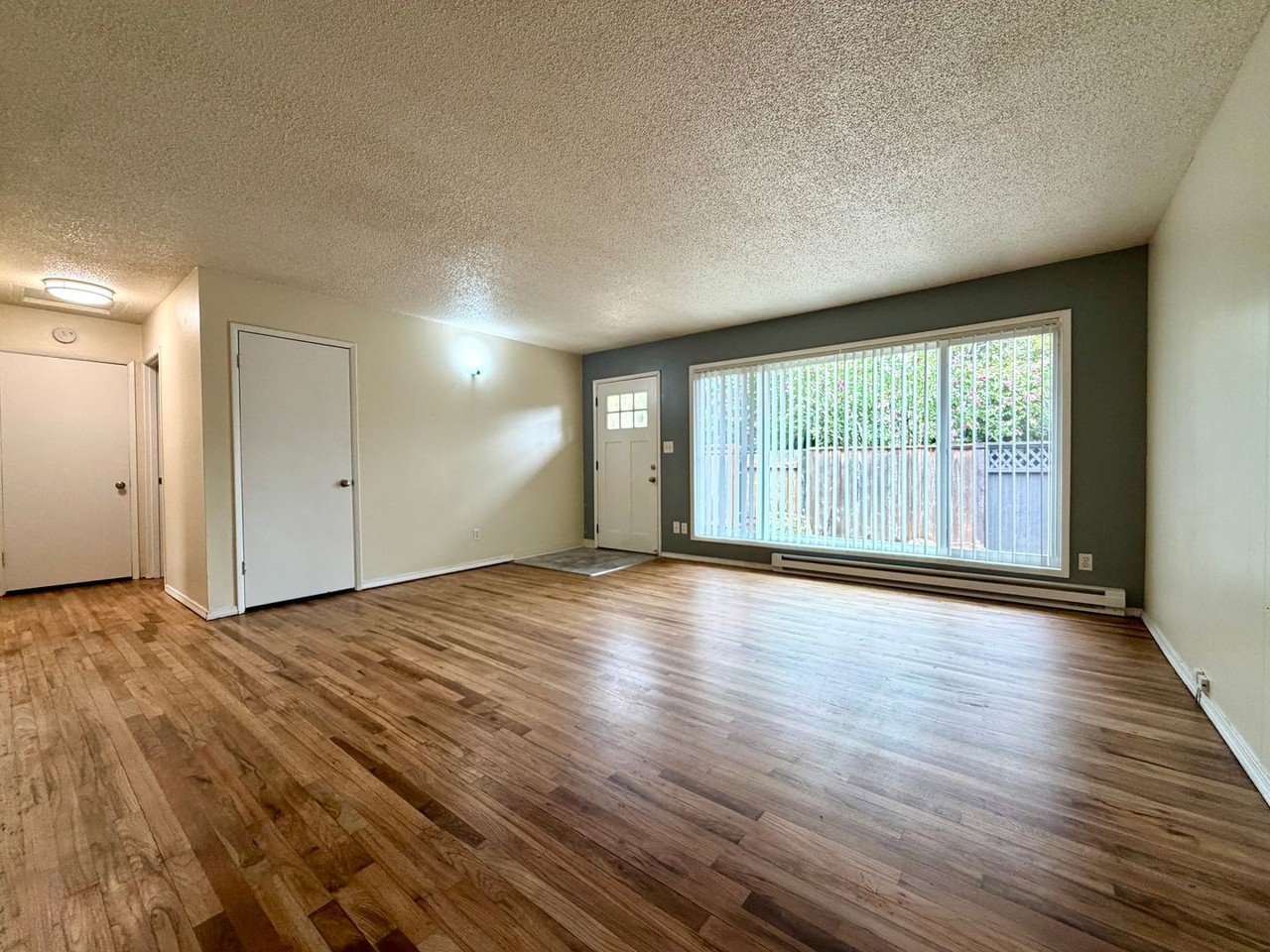 4624 Se 29th Ave - Photo 5 of 12