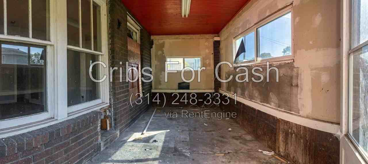 541 N 27th St - Photo 2 of 7