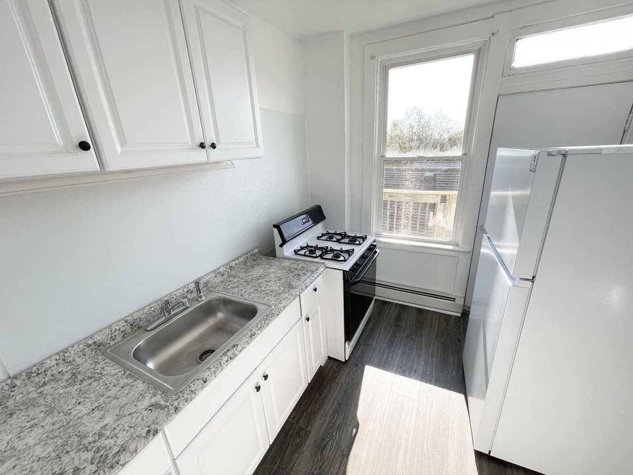 2501 Highland Ave #2 - Photo 3 of 7
