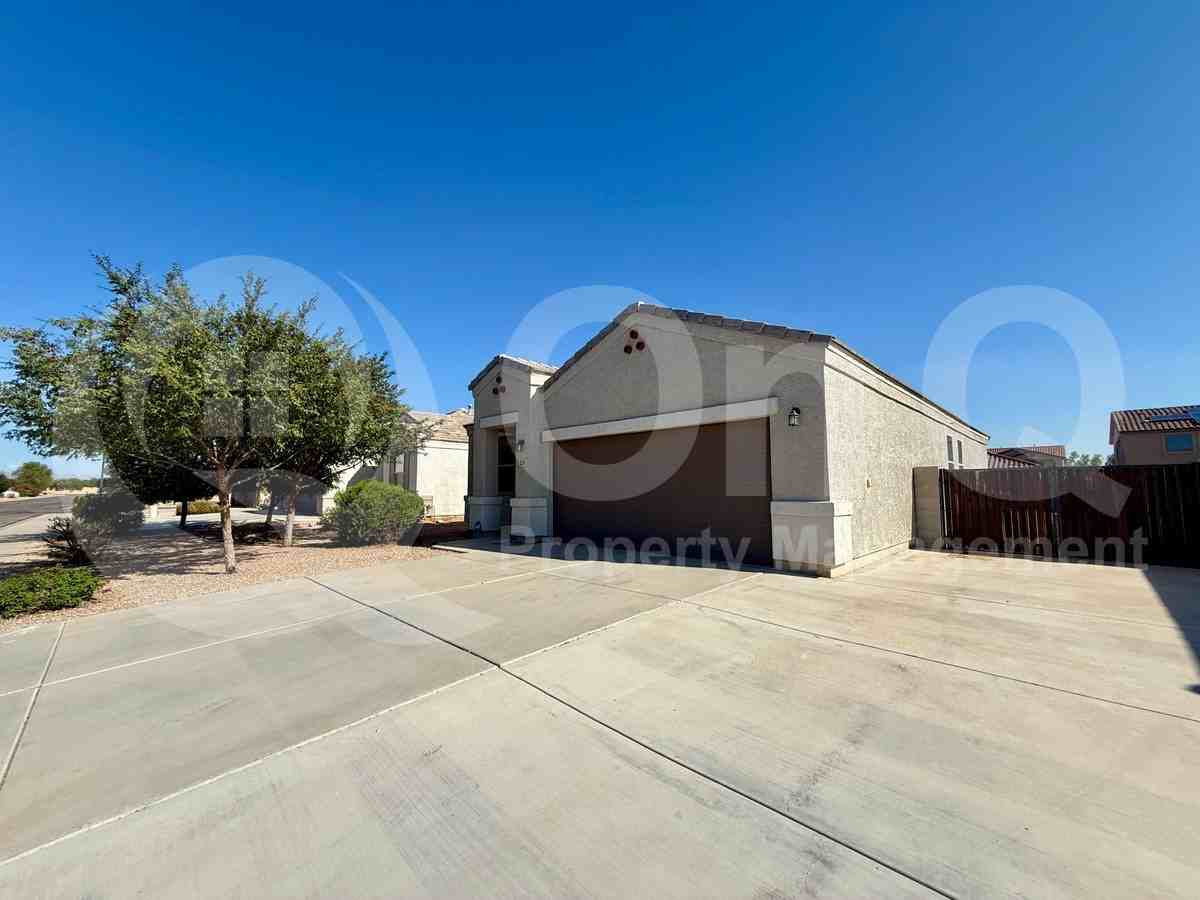 11351 E Aster Ln - Photo 2 of 24