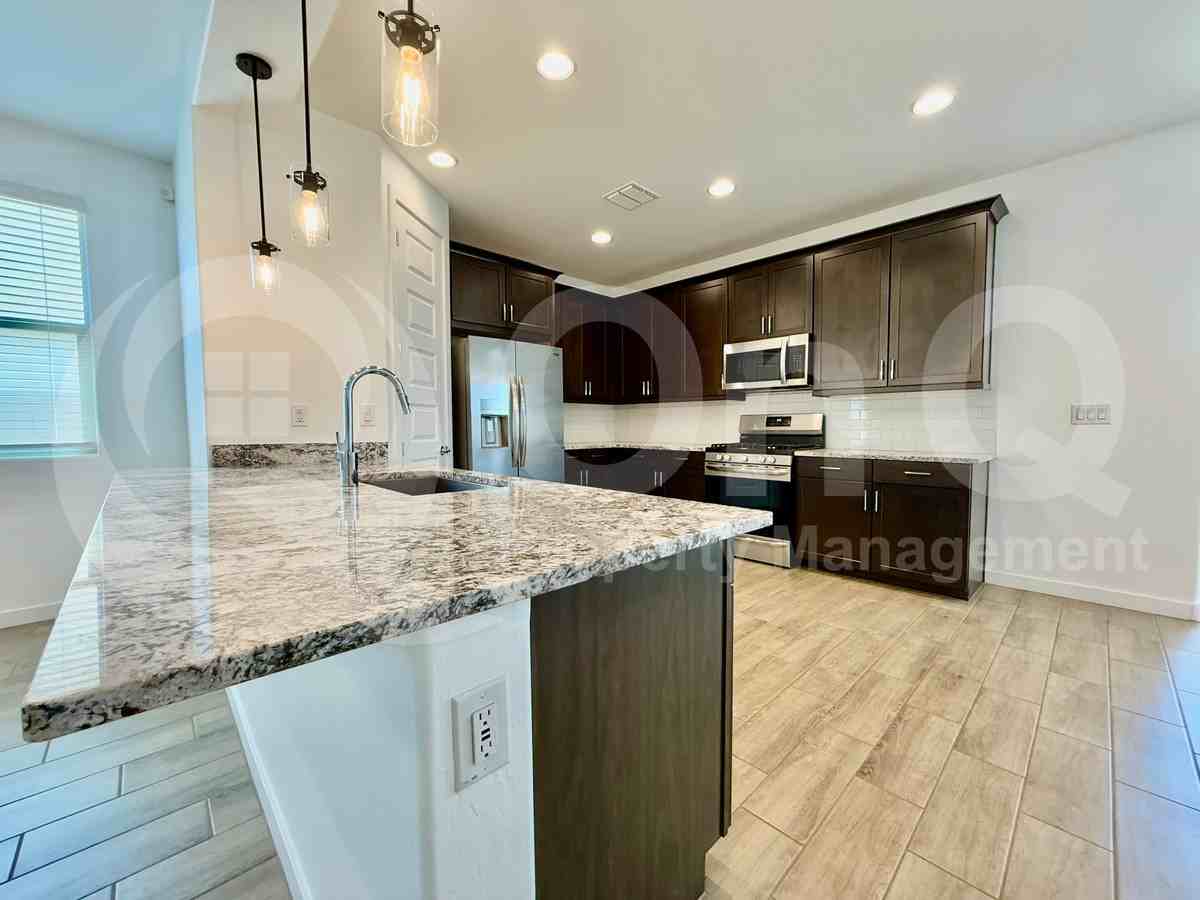 4226 S 94th Ave - Photo 6 of 25