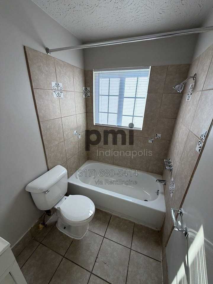 6220 E 11th St #105 - Photo 4 of 23