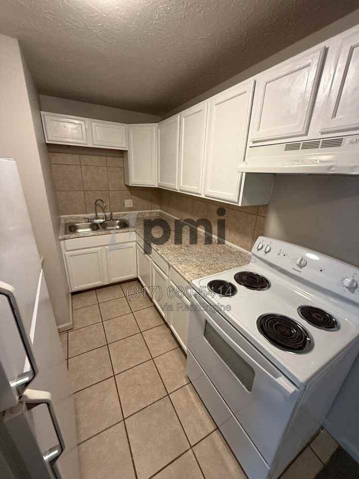 6220 E 11th St #105 - Photo 6 of 23