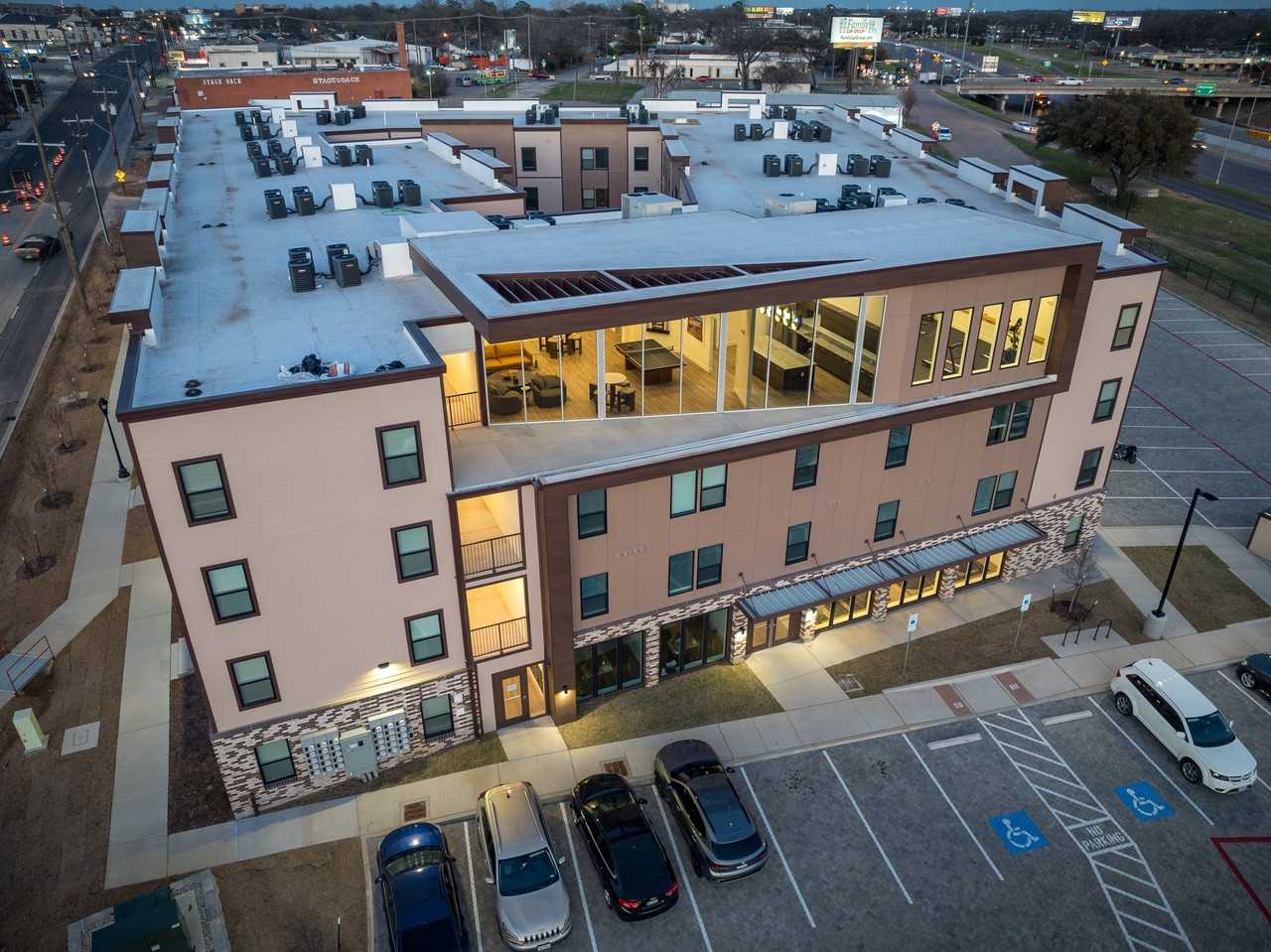 Clifton Riverside Apartments - Photo 3 of 32