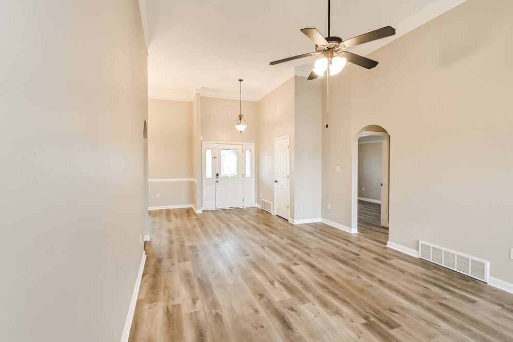 4199 Sidlehill Dr - Photo 3 of 16