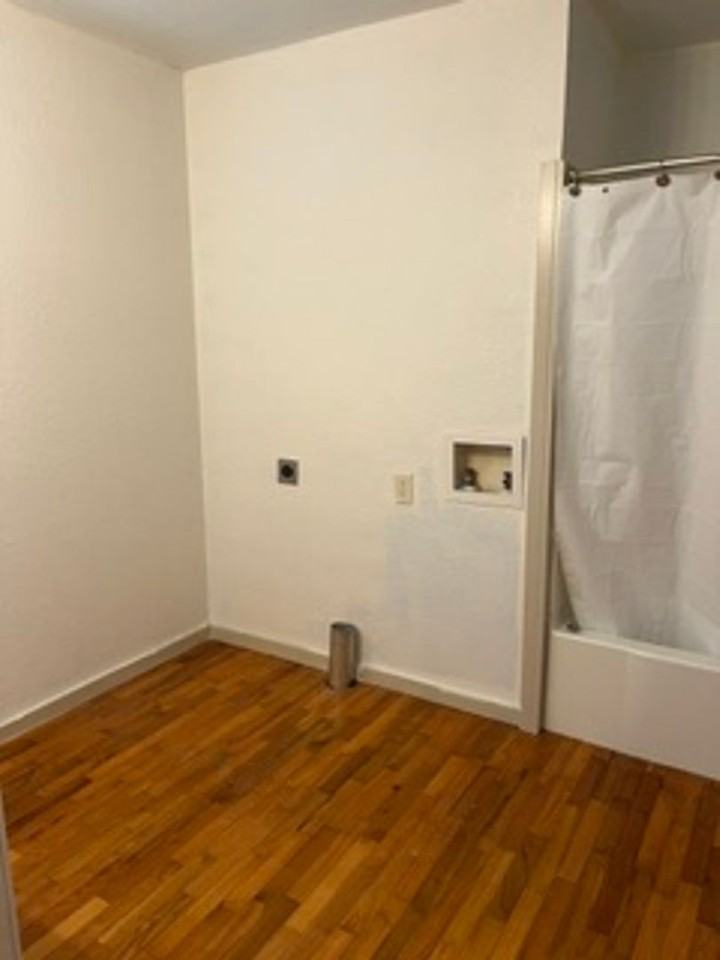109 Center Dr - Photo 7 of 9