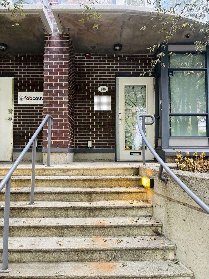 885 Helmcken St - Photo 4 of 49