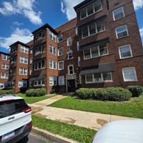 2112-2118 N Linn St - Photo 1 of 1